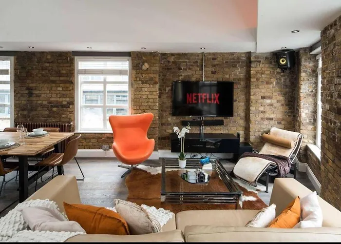 Luxury Penthouse Located Near Old Street