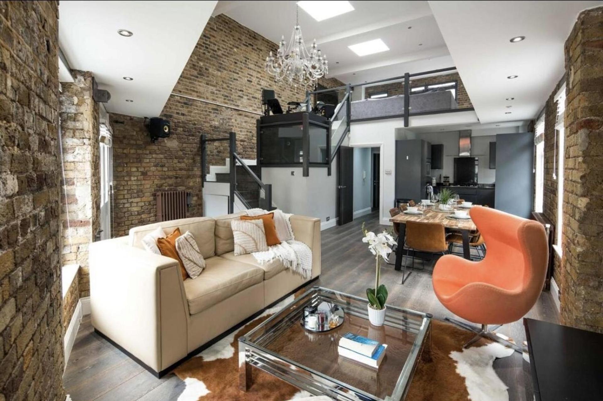 Luxury Penthouse Located Near Old Street *