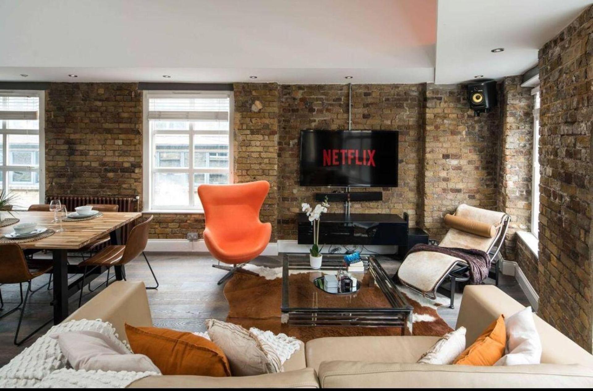 Luxury Penthouse Located Near Old Street